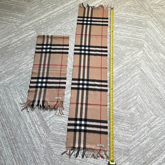 Burberry Scarf ( 2 scarfs) - Picture 5 of 5